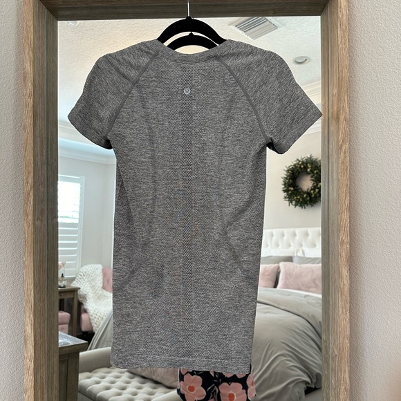 Lululemon and Peloton Swiftly Shirt - Picture 3 of 6